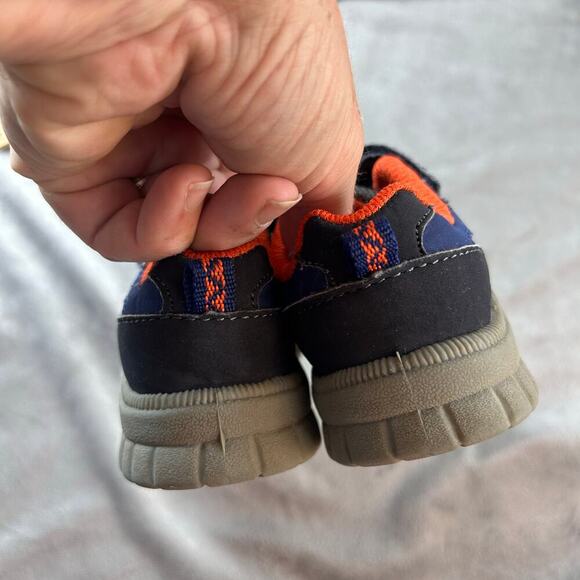 OshKosh B'gosh Toddler boys sneakers size 5 - Picture 8 of 8